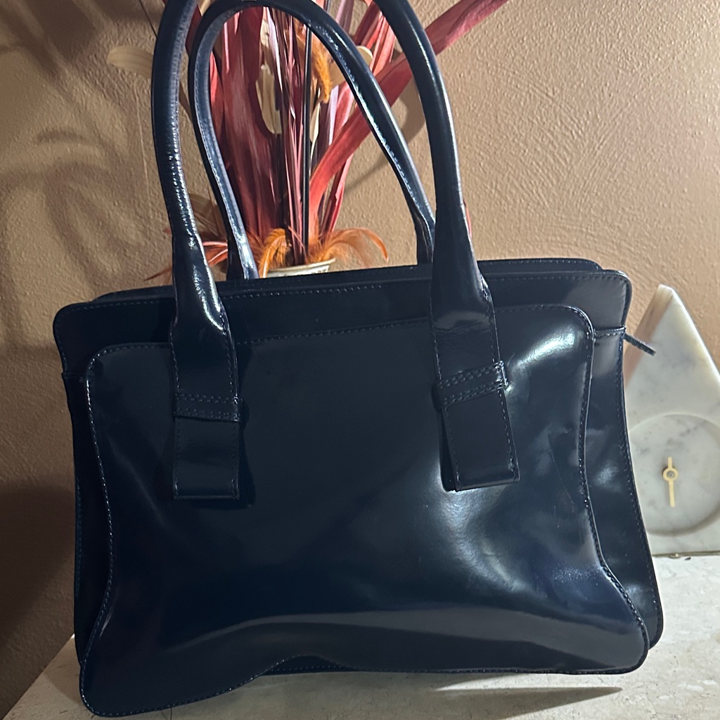 Elegant Navy Blue Varriale Bag